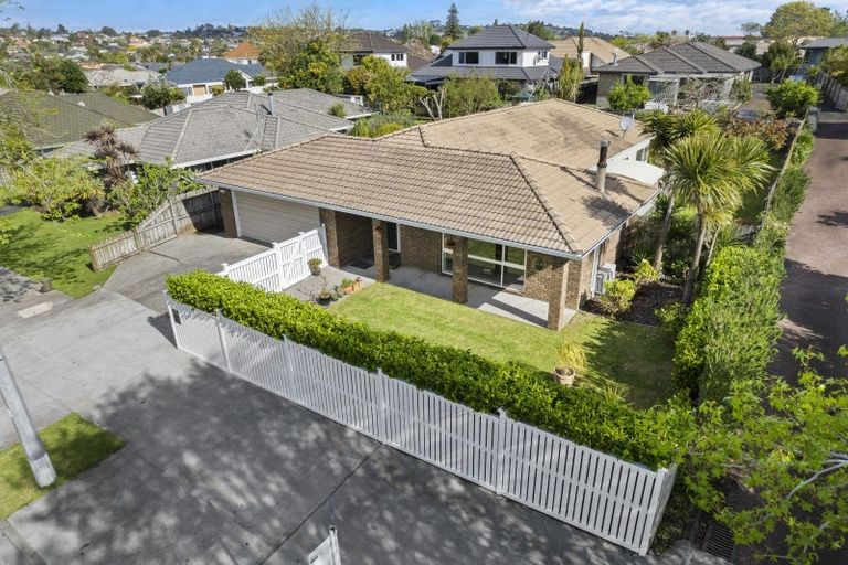 Photo of property in 176 Millhouse Drive, Golflands, Auckland, 2013