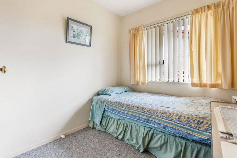 Photo of property in 3 Bosnyak Drive, Te Atatu South, Auckland, 0610