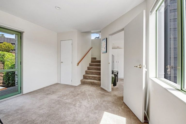 Photo of property in 8 Ngahere Views, Orewa, 0931