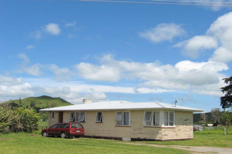 Photo of property in 38 Main Road, Tolaga Bay, 4077