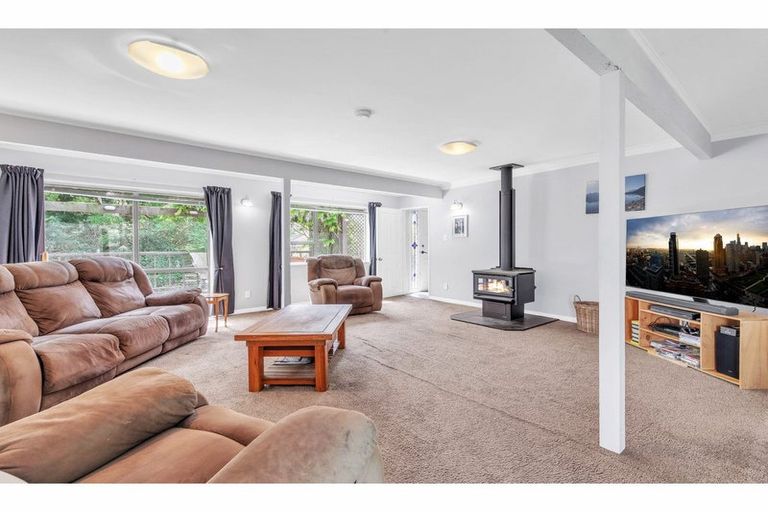 Photo of property in 12 Gibbs Drive, Woodend, 7610