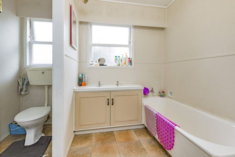 Photo of property in 4 Butterworth Avenue, Opaheke, Papakura, 2113