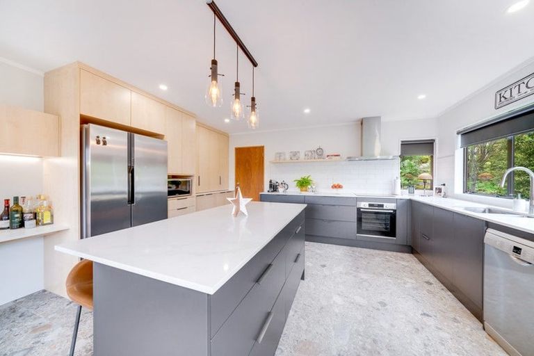 Photo of property in 18 Redmount Place, Red Hill, Papakura, 2110