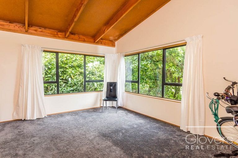 Photo of property in 23 Te Ahuahu Road, Piha, New Lynn, 0772