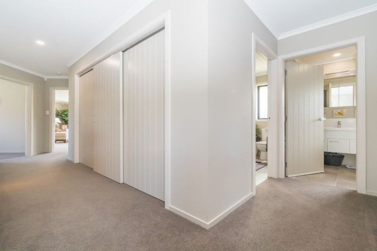 Photo of property in 7 Lorenzo Place, Kelvin Grove, Palmerston North, 4414