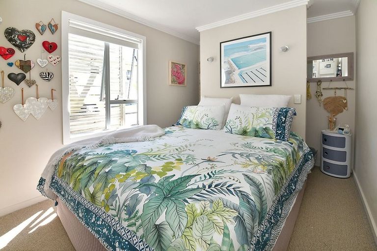 Photo of property in 1/142 Stanmore Bay Road, Stanmore Bay, Whangaparaoa, 0932