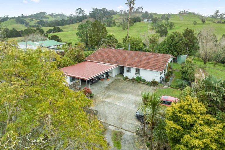 Photo of property in 7 Whaka Street, Maungaturoto, 0520