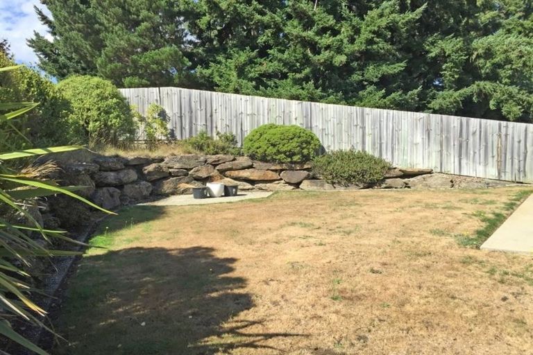 Photo of property in 17 Trevathan Lane, Wanaka, 9305