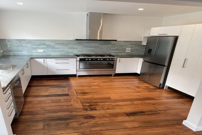 Photo of property in 28 Upland Road, Kelburn, Wellington, 6012