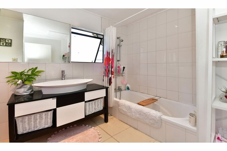 Photo of property in 56 Polkinghorne Drive, Manly, Whangaparaoa, 0930