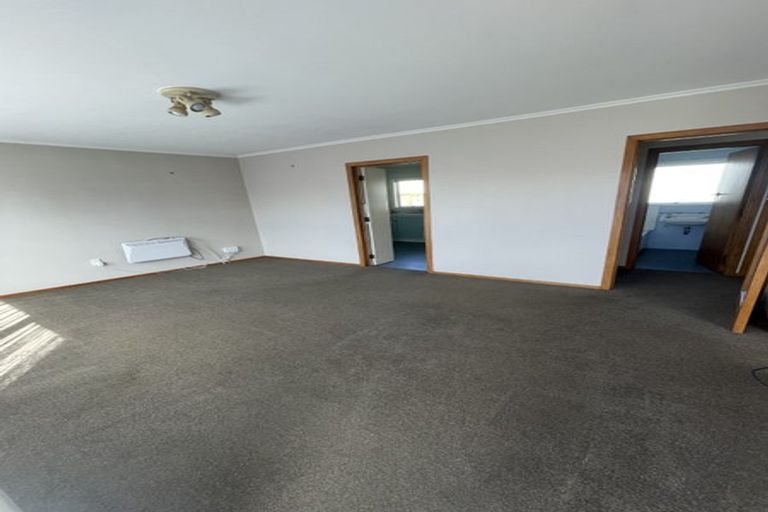 Photo of property in 3/497 Beach Road, Murrays Bay, Auckland, 0630