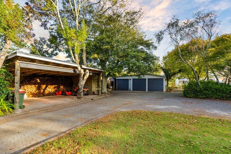 Photo of property in 71 Hamilton Road, Waimauku, 0881