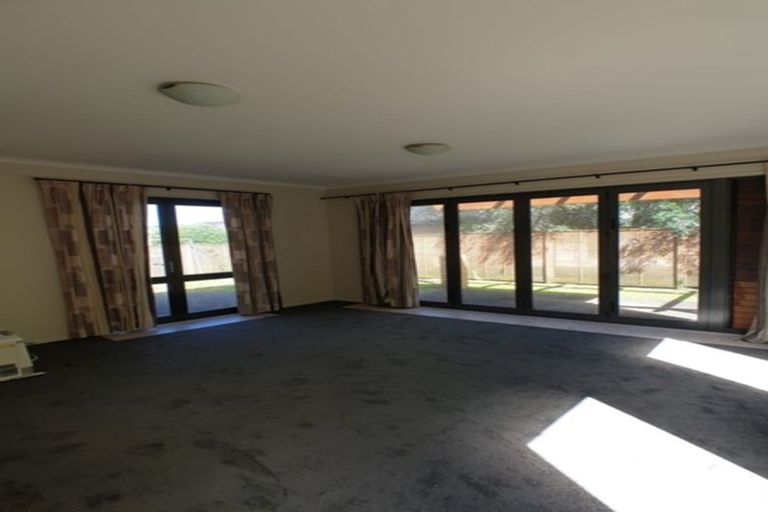 Photo of property in 1 Ashurst Lane, Greenhithe, Auckland, 0632