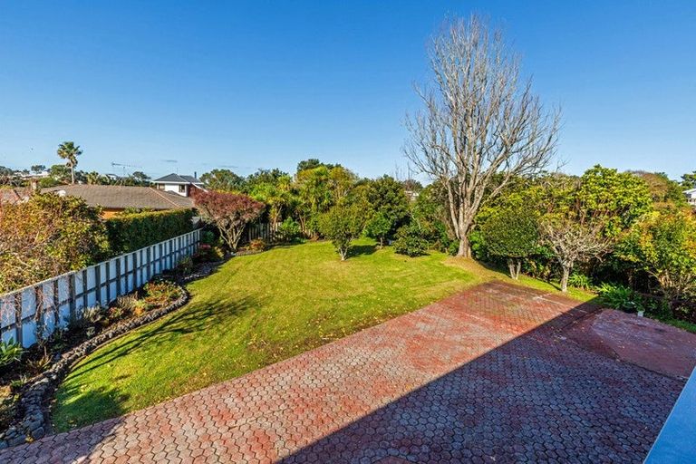 Photo of property in 13 Tarahanga Street, Northcote, Auckland, 0627