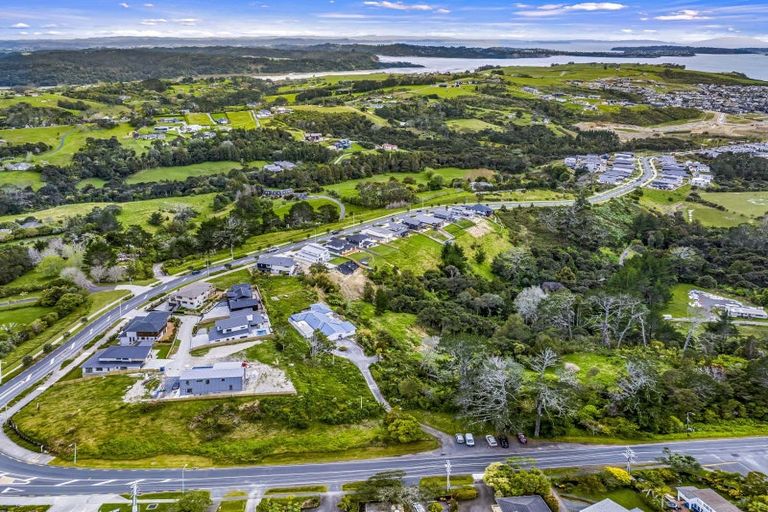 Photo of property in 123 Glenvar Ridge Road, Long Bay, Auckland, 0630