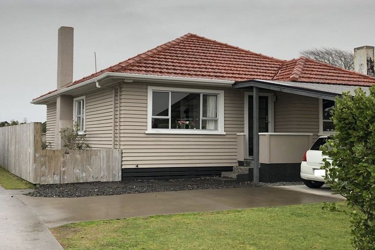 Photo of property in 417 Carrington Street, Upper Vogeltown, New Plymouth, 4310