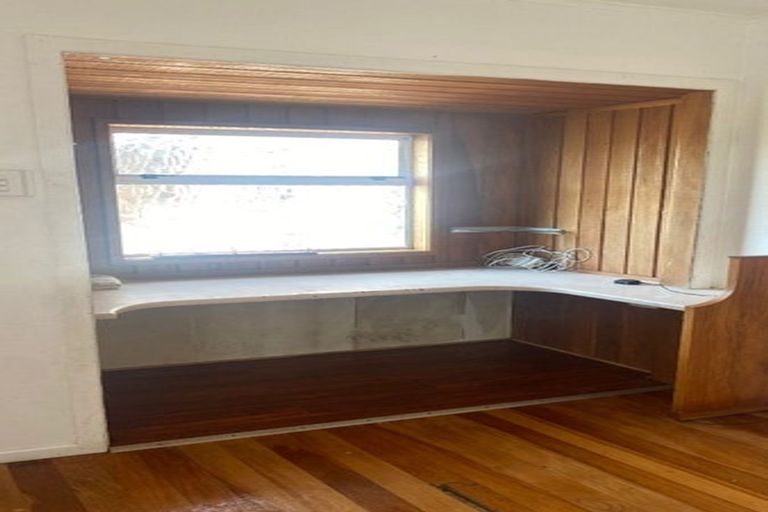 Photo of property in 115 View Road, Sunnyvale, Auckland, 0612