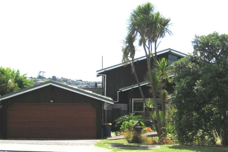 Photo of property in 12 Hyde Road, Rothesay Bay, Auckland, 0630