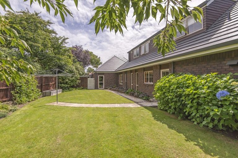 Photo of property in 26 Glenburn Place, Avonhead, Christchurch, 8042