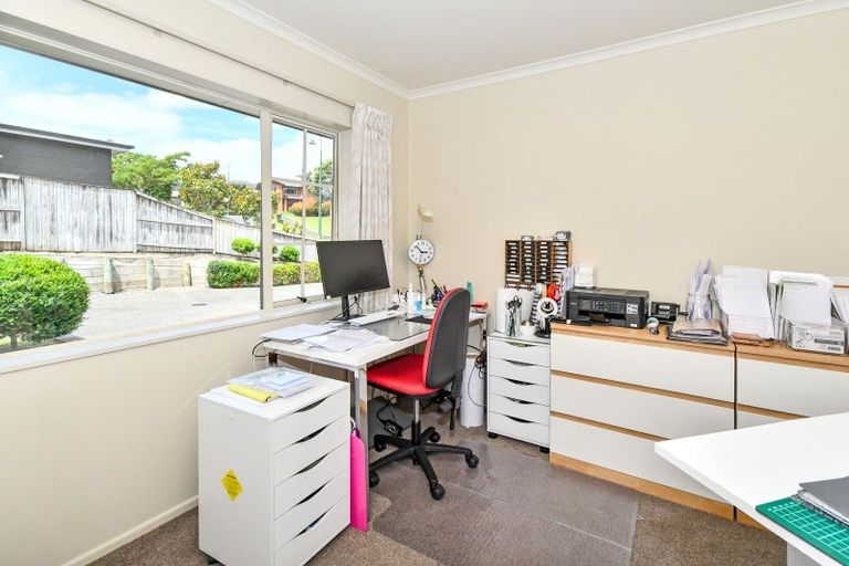 Photo of property in 5 Nita Place, The Gardens, Auckland, 2105