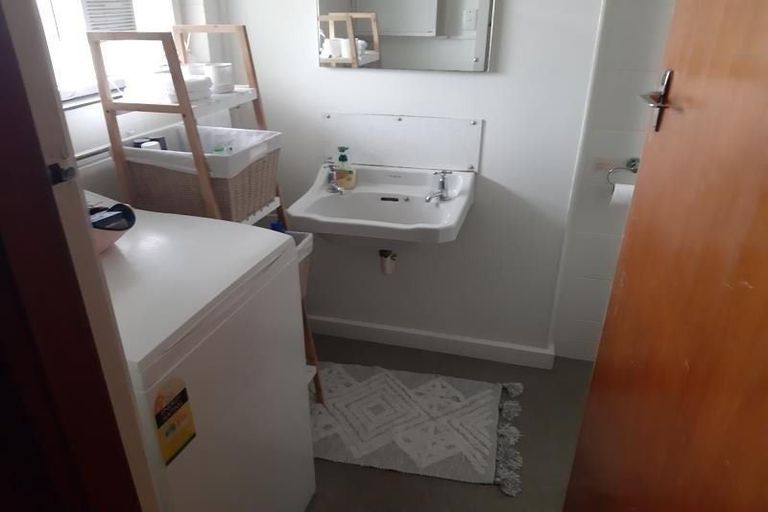 Photo of property in 142 Waimairi Road, Ilam, Christchurch, 8041