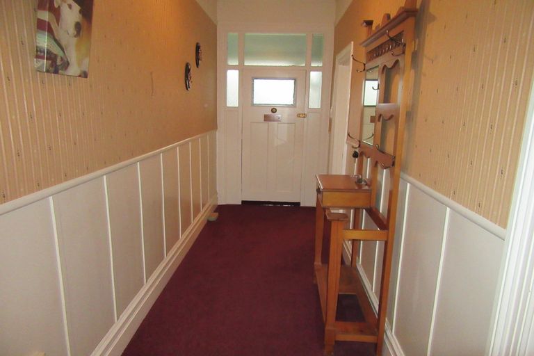 Photo of property in 43 Rhodes Street, Waimate, 7924