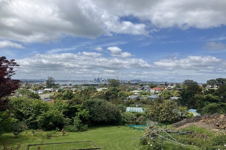 Photo of property in 94 Ocean View Road, Northcote, Auckland, 0627