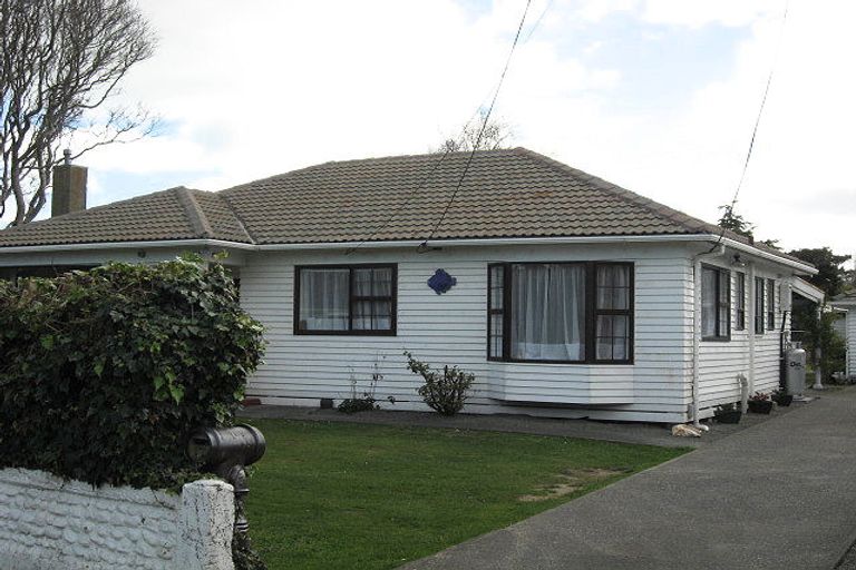 Photo of property in 12 Gibbs Crescent, Wainuiomata, Lower Hutt, 5014