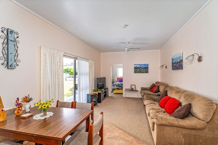 Photo of property in 3 Captain Cook Road, Cooks Beach, Whitianga, 3591