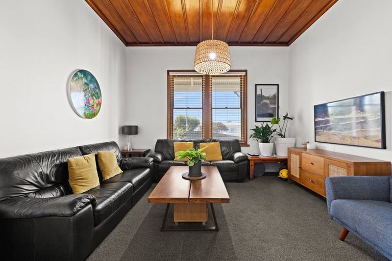 Photo of property in 92 Auckland Road, Greenmeadows, Napier, 4112