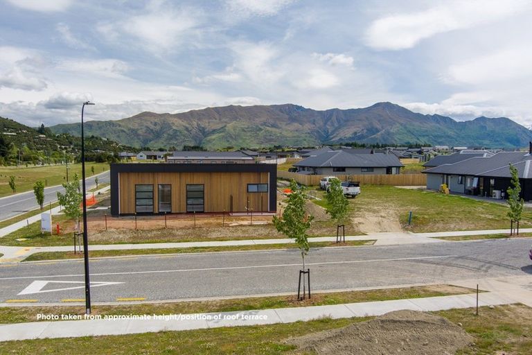 Photo of property in 6 Pounamu Avenue, Albert Town, Wanaka, 9305