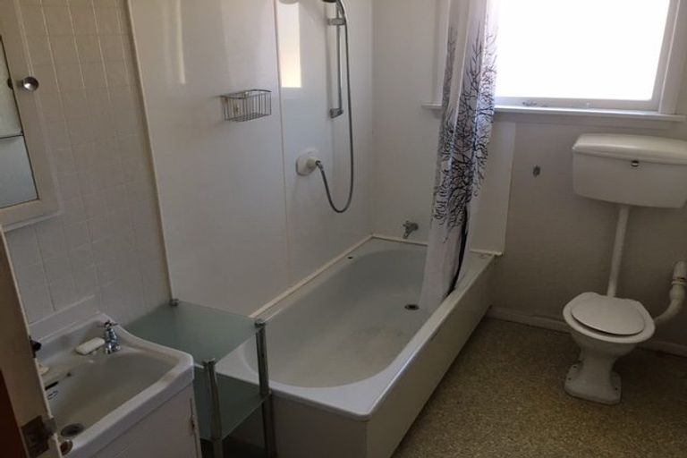 Photo of property in 1/124 Wilsons Road South, Saint Martins, Christchurch, 8022