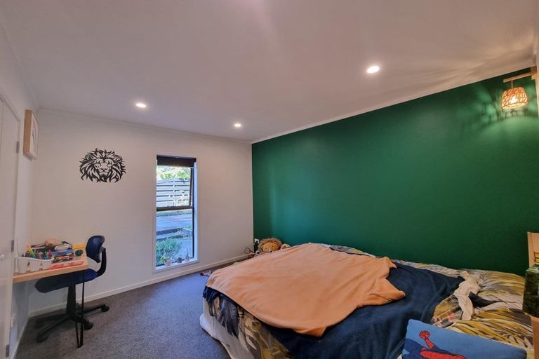 Photo of property in 2/14 Thelma Crescent, Torbay, Auckland, 0630