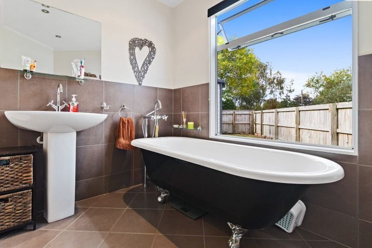 Photo of property in 1 Ritchie Street, Te Aroha, 3320