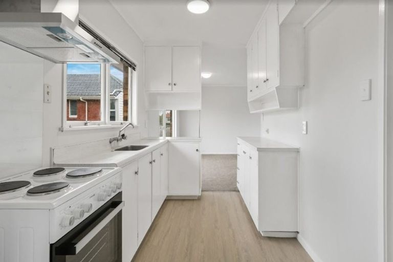 Photo of property in 3/120 Titirangi Road, New Lynn, Auckland, 0600