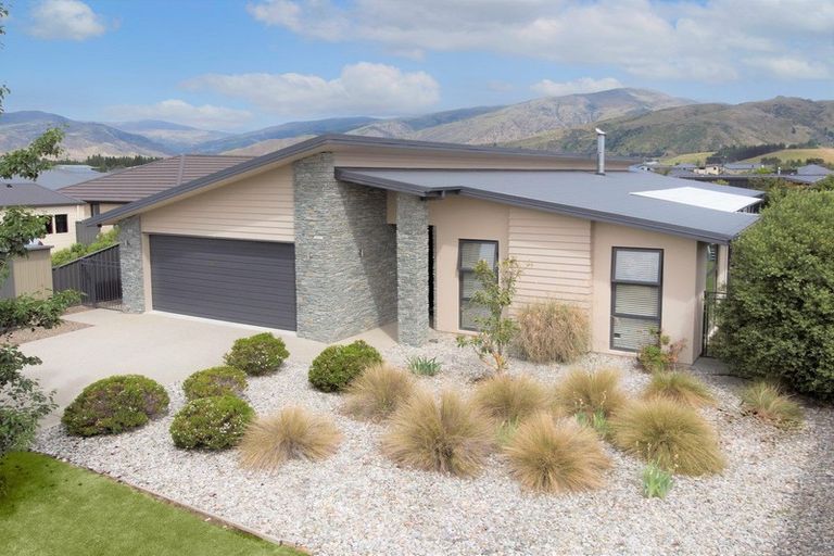 Photo of property in 16 Stowell Drive, Cromwell, 9310