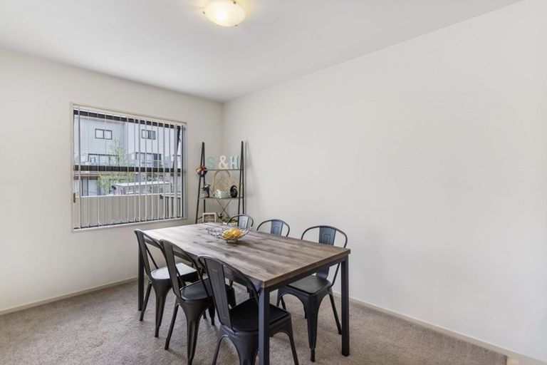 Photo of property in 3/124 Stancombe Road, Flat Bush, Auckland, 2016