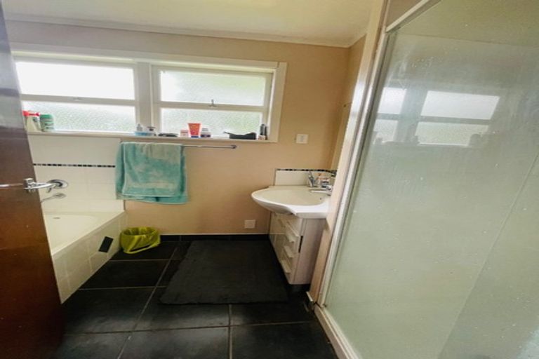 Photo of property in 12b Oriana Avenue, Lynfield, Auckland, 1042