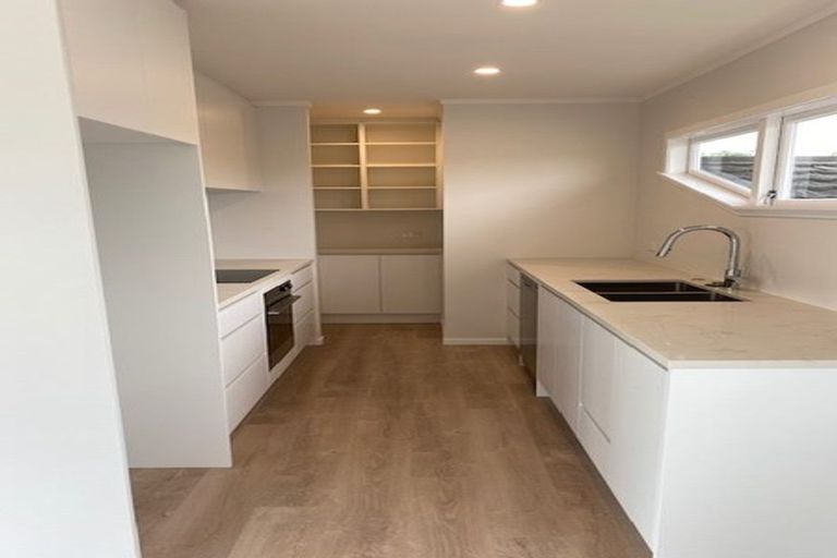 Photo of property in 1/37 Beatrice Avenue, Hillcrest, Auckland, 0627