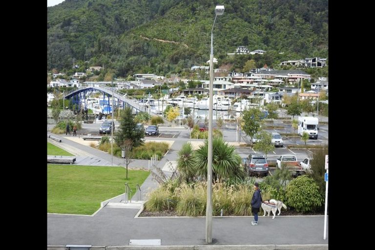 Photo of property in 11-19 Wellington Street, Picton, 7220