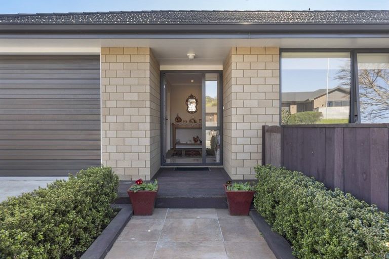 Photo of property in 53 Alberta Road, Glen Avon, New Plymouth, 4312