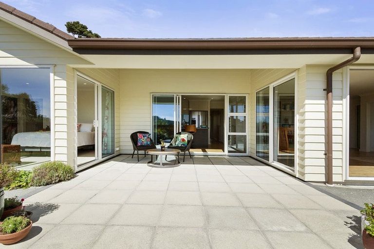 Photo of property in 206 Navigation Drive, Whitby, Porirua, 5024