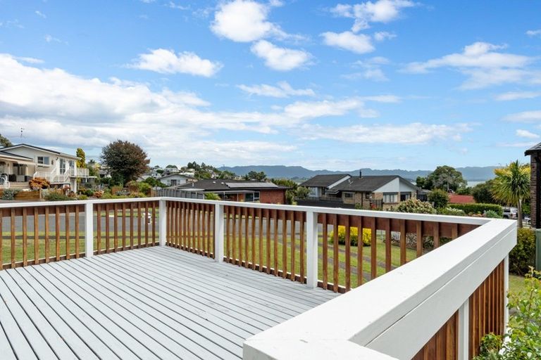 Photo of property in 2 Walnut Grove, Omokoroa, 3114