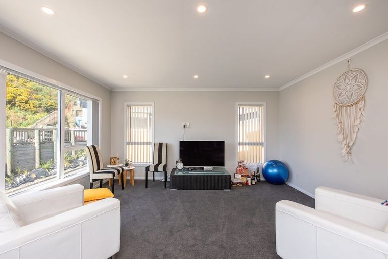 Photo of property in 22 Rarangi Way, Owhiro Bay, Wellington, 6023
