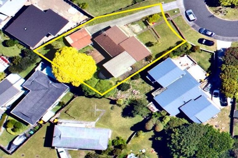 Photo of property in 3 Ballial Place, West Harbour, Auckland, 0618