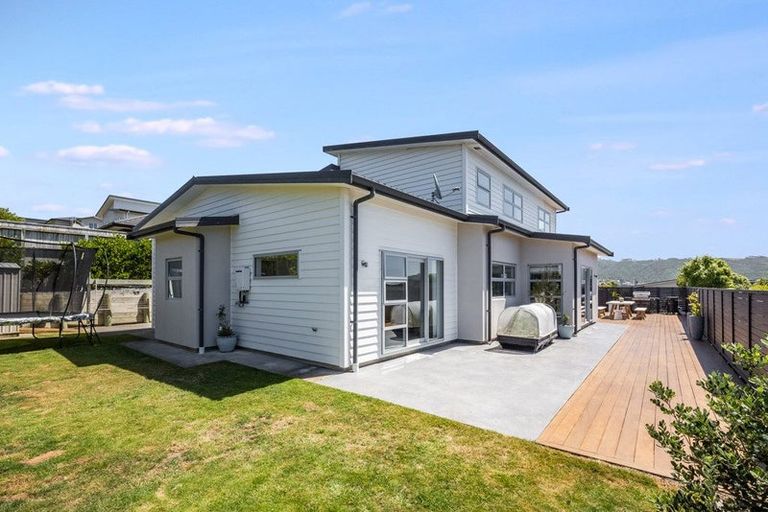 Photo of property in 17 John Burke Drive, Aotea, Porirua, 5024