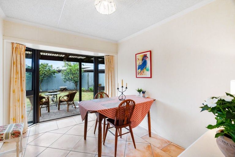 Photo of property in 19 Titoki Crescent, Pirimai, Napier, 4112