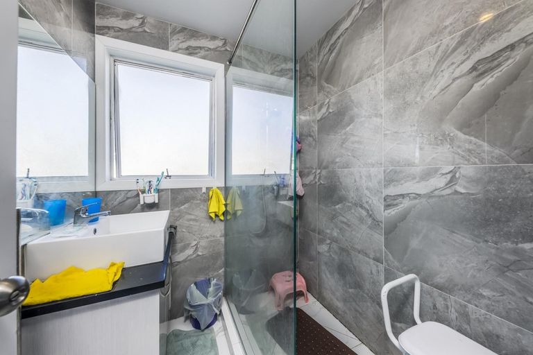 Photo of property in 27 Arbor Close, Manurewa, Auckland, 2102