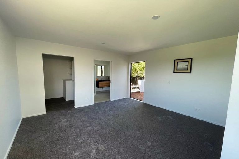 Photo of property in 1425 Whangaparaoa Road, Army Bay, Whangaparaoa, 0930