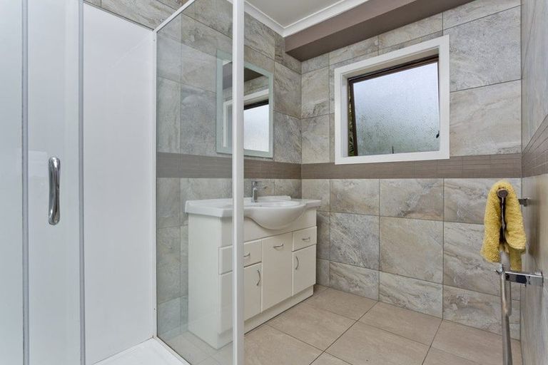 Photo of property in 2/38 Birkdale Road, Birkdale, Auckland, 0626